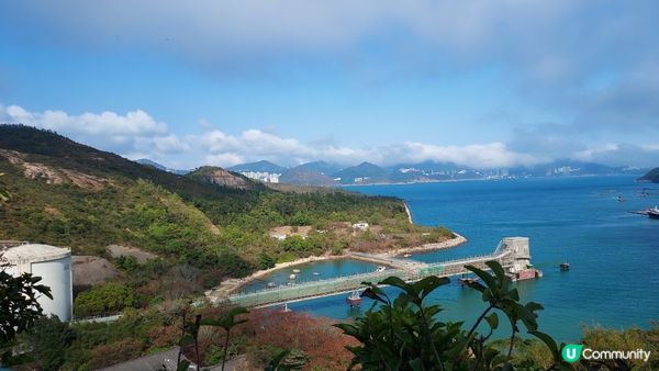 第一張是福岡?廟宇角落、第二張是香港的道風山和第三章是南丫島...