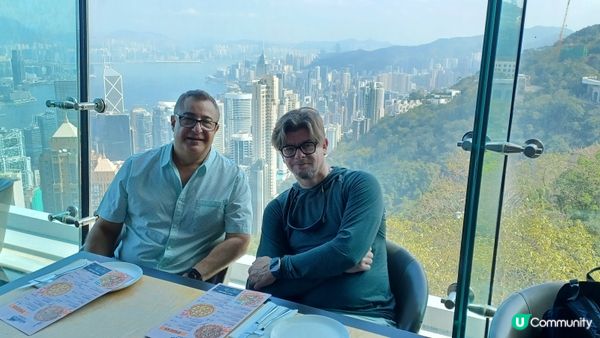 山顶餐廳，風景非常漂亮，食物也是不錯，但最好先訂位