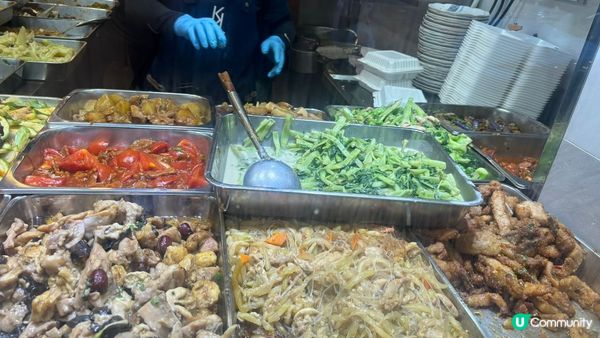 荃灣非常出名的2餸飯餐廳，多選擇夠便宜味道非常好！
