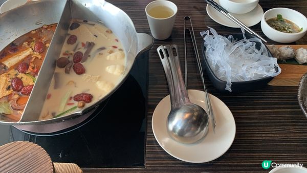 無老鍋是台灣非常有特色的火鍋,通常由牛肉、海鮮、蔬菜等食材而...