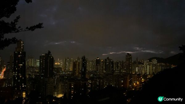 ⛰️ 嘉頓山夜景🌃 15分鐘輕鬆登頂！