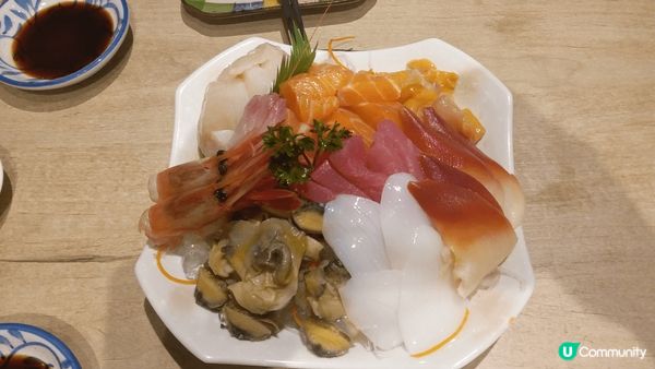 復活節其間，?日本岡山其中一間有火鍋又有串燒食。
