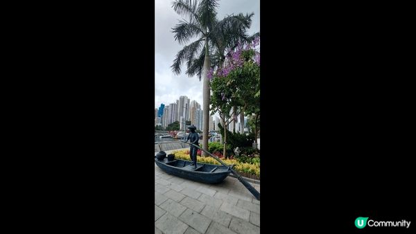 鴨脷洲風之塔公園已張燈結綵，喜迎中秋！沿着鴨脷洲海濱長廊散步...