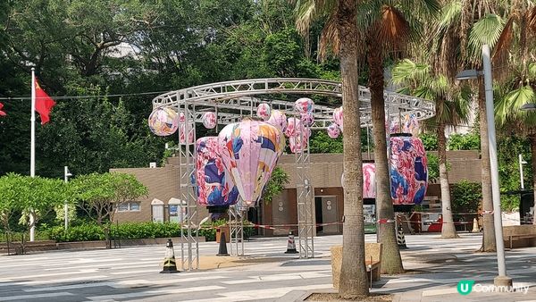 鴨脷洲風之塔公園已張燈結綵，喜迎中秋！沿着鴨脷洲海濱長廊散步...