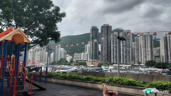 鴨脷洲風之塔公園已張燈結綵，喜迎中秋！沿着鴨脷洲海濱長廊散步...