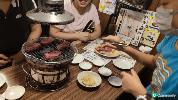 在日本，燒肉是一個不可錯過的美食體驗。當地的和牛肉質鮮嫩，油...