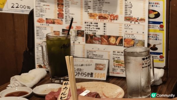 在日本，燒肉是一個不可錯過的美食體驗。當地的和牛肉質鮮嫩，油...