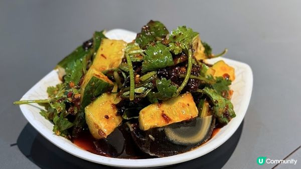 點止雞煲咁簡單。亞南雞煲