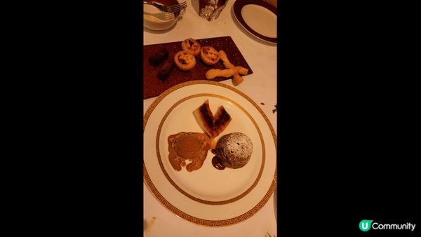 呢間位於澳門葡京酒店入面嘅葡國餐廳 Guincho a Ga...