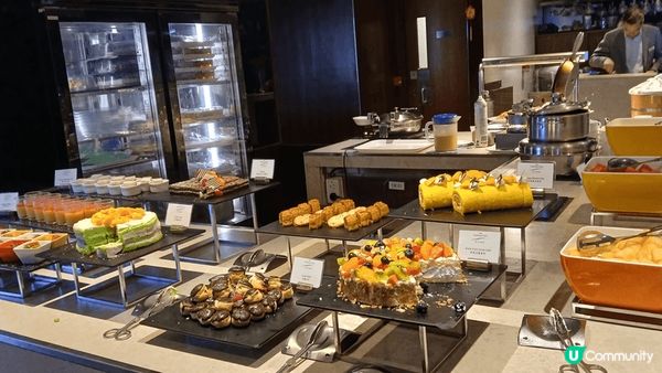 中秋節老細請食buffet, 意想不到係甜品竟然有月餅揀，我...