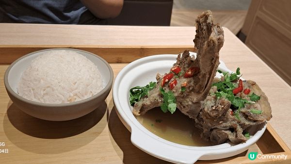 不需要去泰國也可以吃到這個有名的排骨火山而且好味道