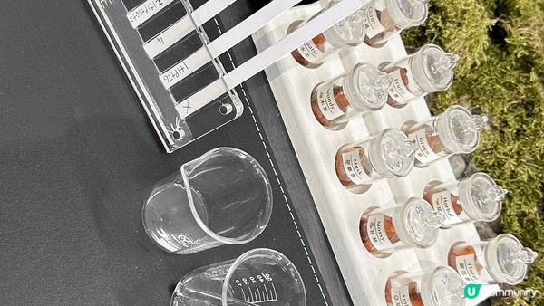 8月尾同家人去了台灣 去了一間自己製作香水 我同細佬用了2個...