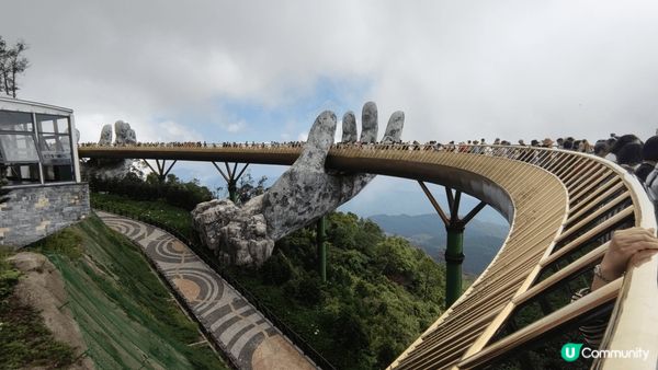 喜歡峴港巴拿山公園，園內有室內室外遊樂場，有花園區，風景區，...