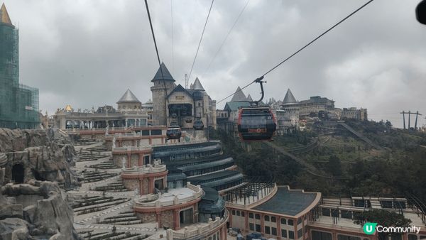 喜歡峴港巴拿山公園，園內有室內室外遊樂場，有花園區，風景區，...