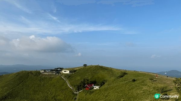 呢到係今次東京之旅最喜歡既地方-大室山，綠油油既山岥，坐住纜...
