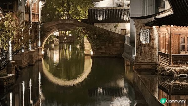 這是?在10月去?東嘉興的濮院古鎮夜景，我其實在古?拍了很多...