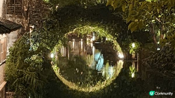 這是?在10月去?東嘉興的濮院古鎮夜景，我其實在古?拍了很多...