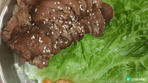 韓國食品，韓國泡菜烤魚，原條鰻魚石頭鍋飯，無骨豬手。
