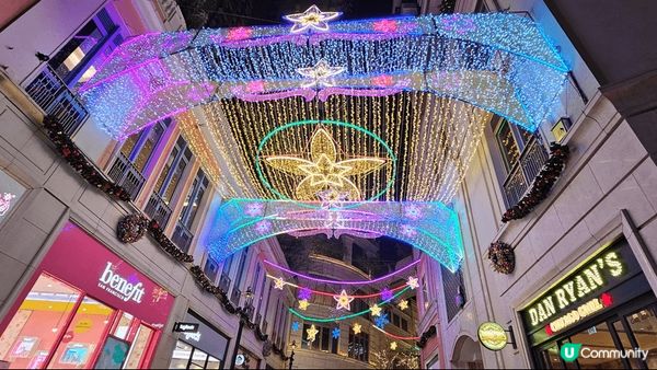 喜歡去灣仔、尖沙咀同埋迪士尼，因為個打卡都好正！！跟住影咗好...