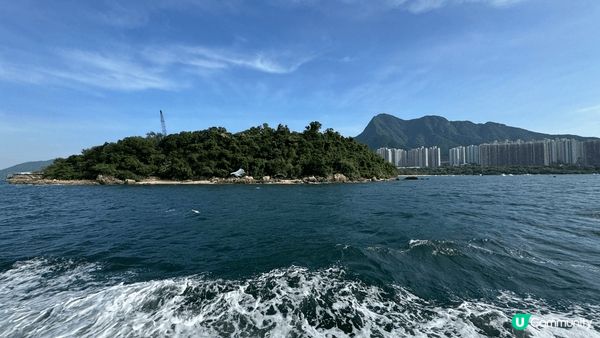 海上活動坐船欣賞香港美麗的的天與地