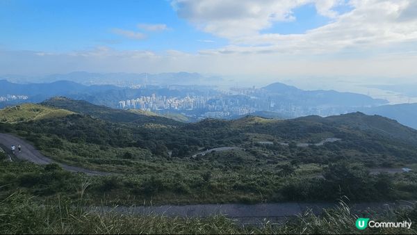 蚺蛇尖。香港第一險峰，可遠眺大浪灣海岸線。