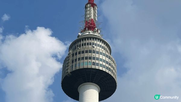 釜山風景特別美有最美的海灘及藍天白雲，太舒服寫意啦！在海邊食...