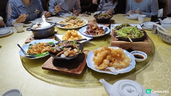 D野超級好食，豬排炸得好香脆，連黃金蝦球都好好食好有咸蛋味。...