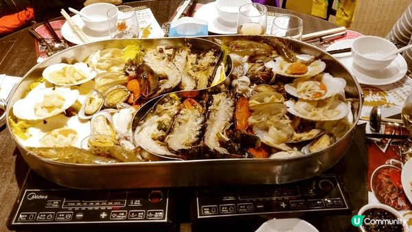 好多韓國地方尤其各商場已經開始裝飾聖誕佈置，今次仲要咁岩遇到...