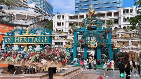 以上相片係我之前同朋友去探店嗰陣時影嘅我哋行運曬香港比較出名...