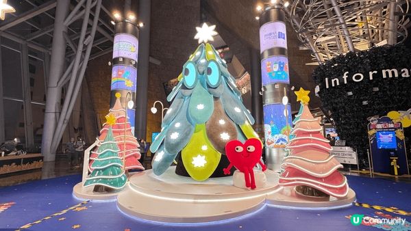 第一，二張都係旺角朗豪坊的四樓，有一啲聖誕佈置，會場內仲有打...