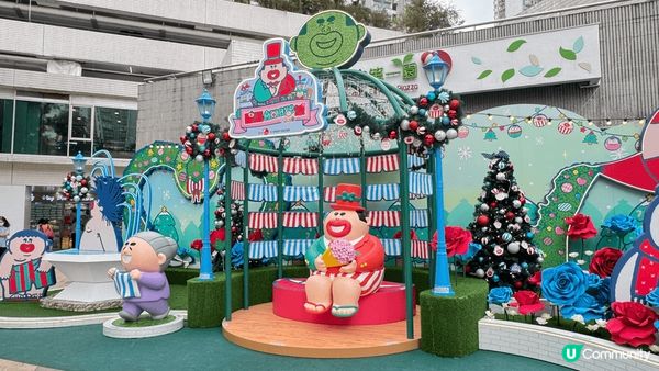 第一，二張都係旺角朗豪坊的四樓，有一啲聖誕佈置，會場內仲有打...