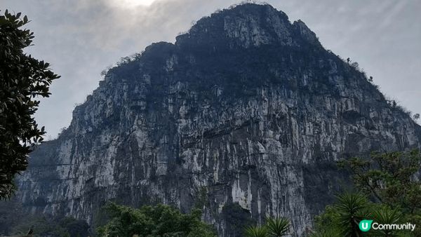 正所謂桂林山水甲天下，可以係象鼻山體驗坐竹筏。一定要去坐漓江...