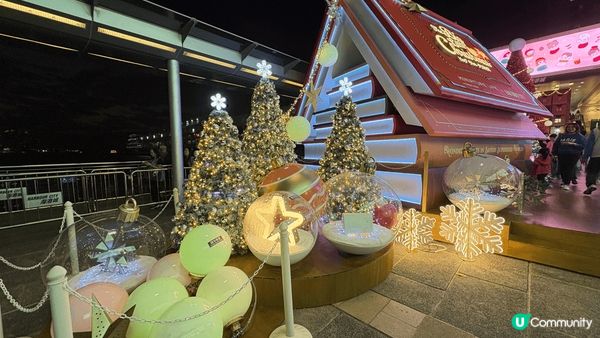 聖誕去海運大廈露天廣場打卡影相最有節日氣氛，因為那裡有壯觀的...