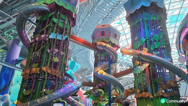 珠海長隆嘅宇宙飛船樂園好好玩，除了觀賞海洋生物，仲有好多機動...