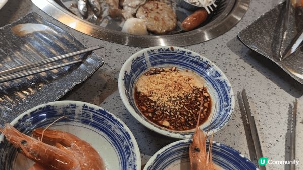 校長燒肉除咗有火鍋同燒肉，仲有刺身同甜品、花茶，勁多嘢食，好...