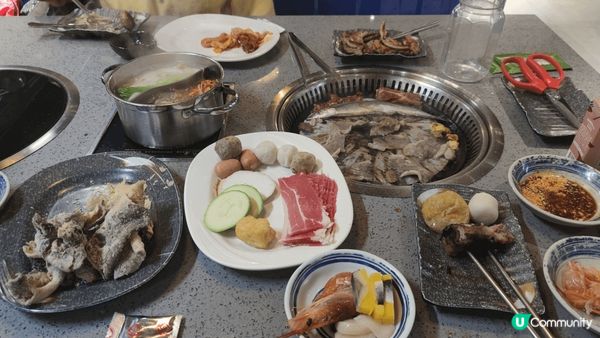 校長燒肉除咗有火鍋同燒肉，仲有刺身同甜品、花茶，勁多嘢食，好...