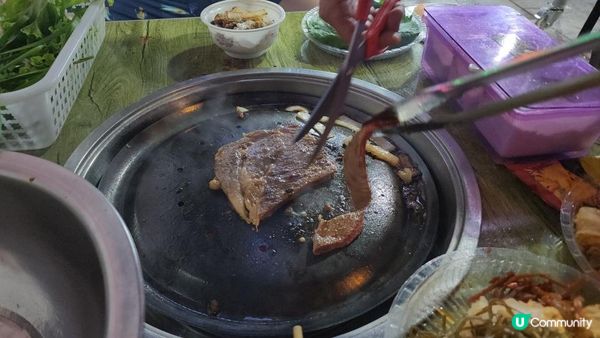 【中國旅遊】滿洲里的隱藏美食 吃不慣蒙餐 本地人推薦的街頭宵夜煙火氣 糟子糕燒烤水餃｜Food Tour of Manzhouli, Inner Mongolia｜momojoejoe 4K VLOG