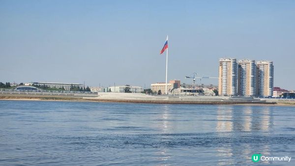 【中國旅遊】尋找中俄雙生界碑，一江之隔，邊境城市的詩與遠方。黑河本地人推薦買最便宜的俄貨，比俄羅斯還便宜？路人也流口水了。｜momojoejoe