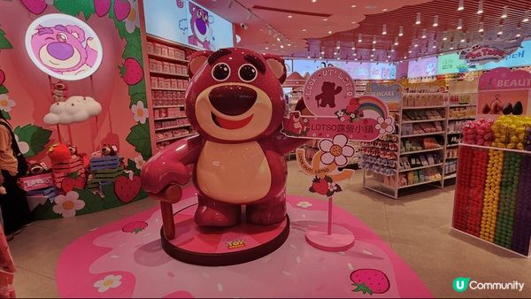 荷里活商場波波池，商場做緊個活動，大型氣球滑梯和波波池，宜家...