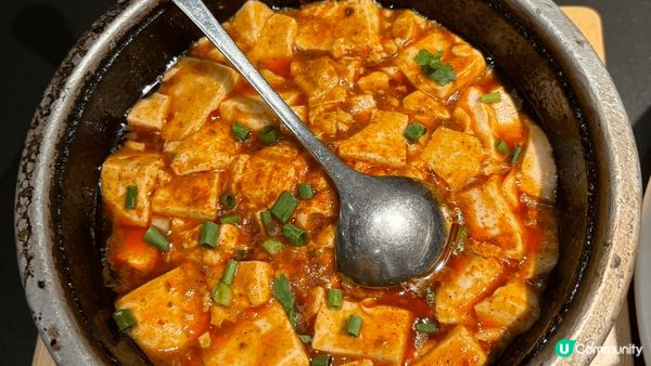 道地香港性價比美食，口水雞香辣誘人，燒味飯油香四溢，麻婆豆腐...