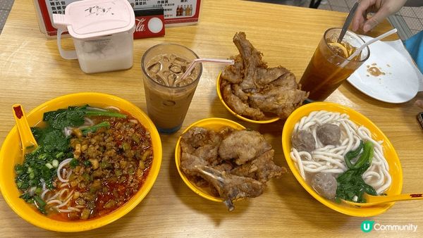 位於大埔墟街市熟食市場東記上海麵，主打豬扒麵，豬扒新鮮大件炸...