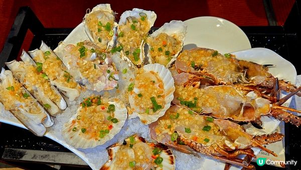 鮮味蒸滾鍋，一上菜已令人吸睛，加上蒸海鮮，鮮味十足，不需任何...