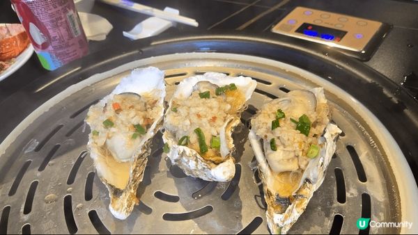 鮮味蒸滾鍋，一上菜已令人吸睛，加上蒸海鮮，鮮味十足，不需任何...