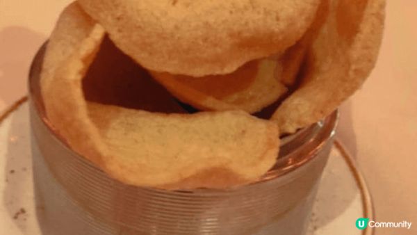 帝苑酒店越南菜好出色，酸辣湯麵好醒胃，蝦片脆卜卜，令我食唔停...