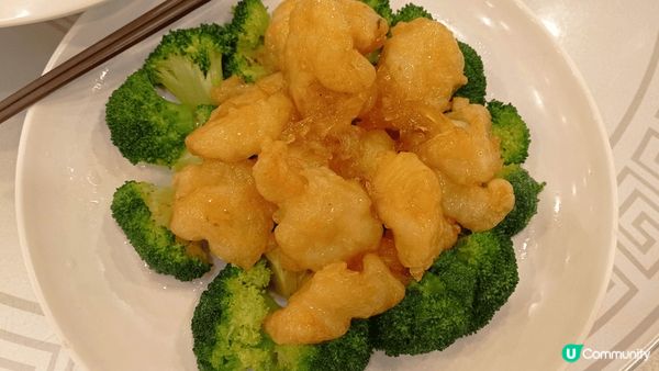 提早食團年飯，食左個8人全包餐。龍蝦麻麻地，無咩肉，蝦球同雞...