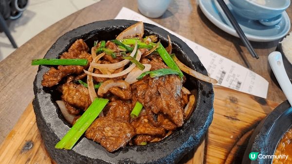 去食美味的冬至飯，鴨肉入味，豬扒軟滑，椰子雞湯香濃。