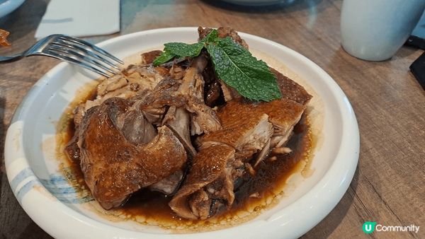 去食美味的冬至飯，鴨肉入味，豬扒軟滑，椰子雞湯香濃。