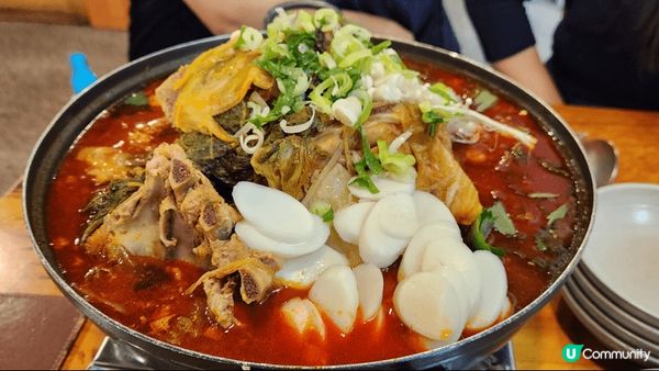 釜山最出名的豬肉湯飯，味道鮮甜，肉質嫩滑，價錢只是港元5O元...