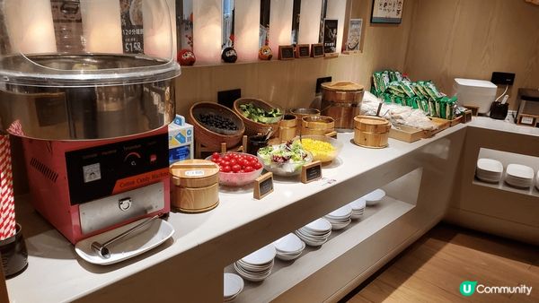 圍方牛氣，比較其他同類型的火煱放題更多嘢食，服務又好，地方寬...