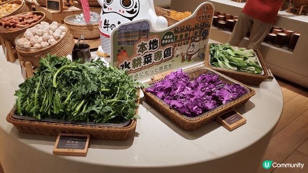 圍方牛氣，比較其他同類型的火煱放題更多嘢食，服務又好，地方寬...